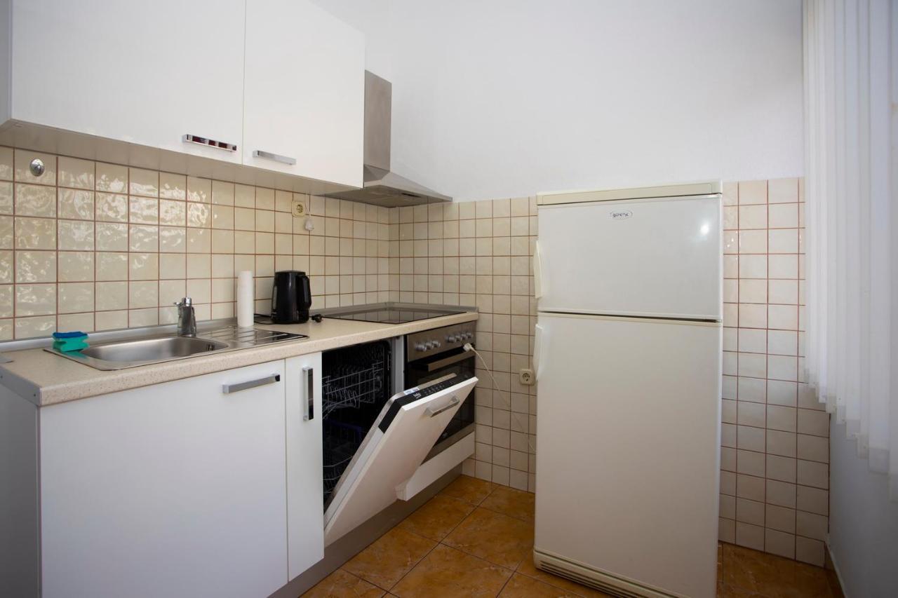 Apartmani Miki Подгора Экстерьер фото